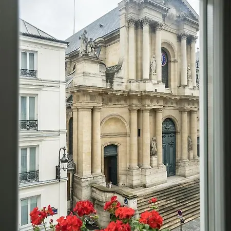 Pied A Terre Saint Honore Paris